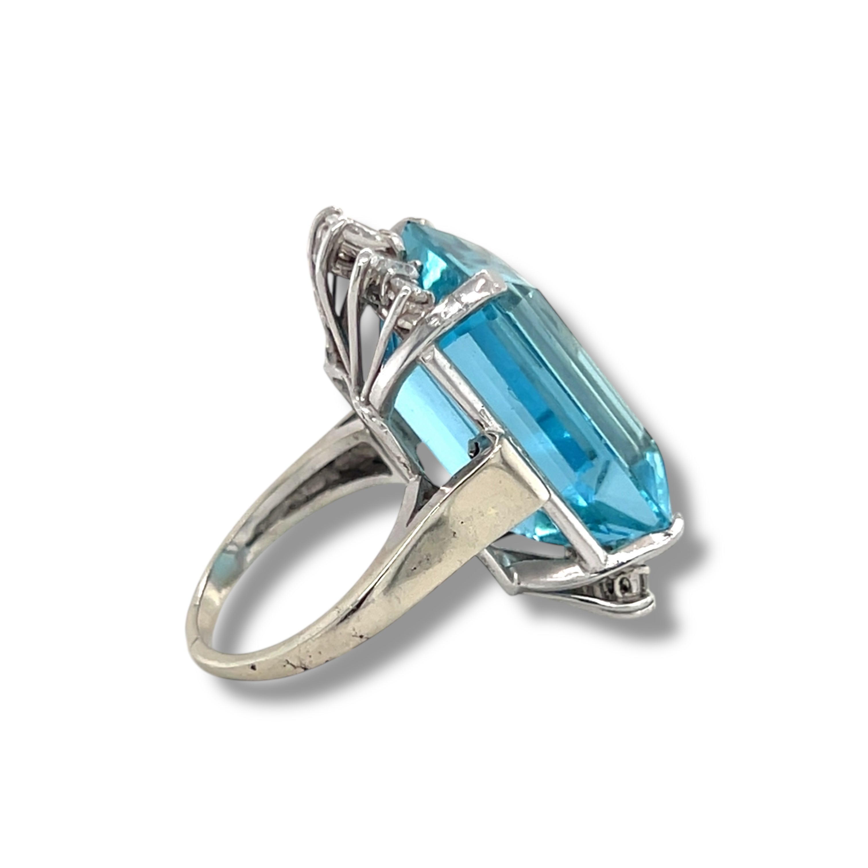 25.54ct Aquamarine and Diamond Ring - Wildsmith Jewellery