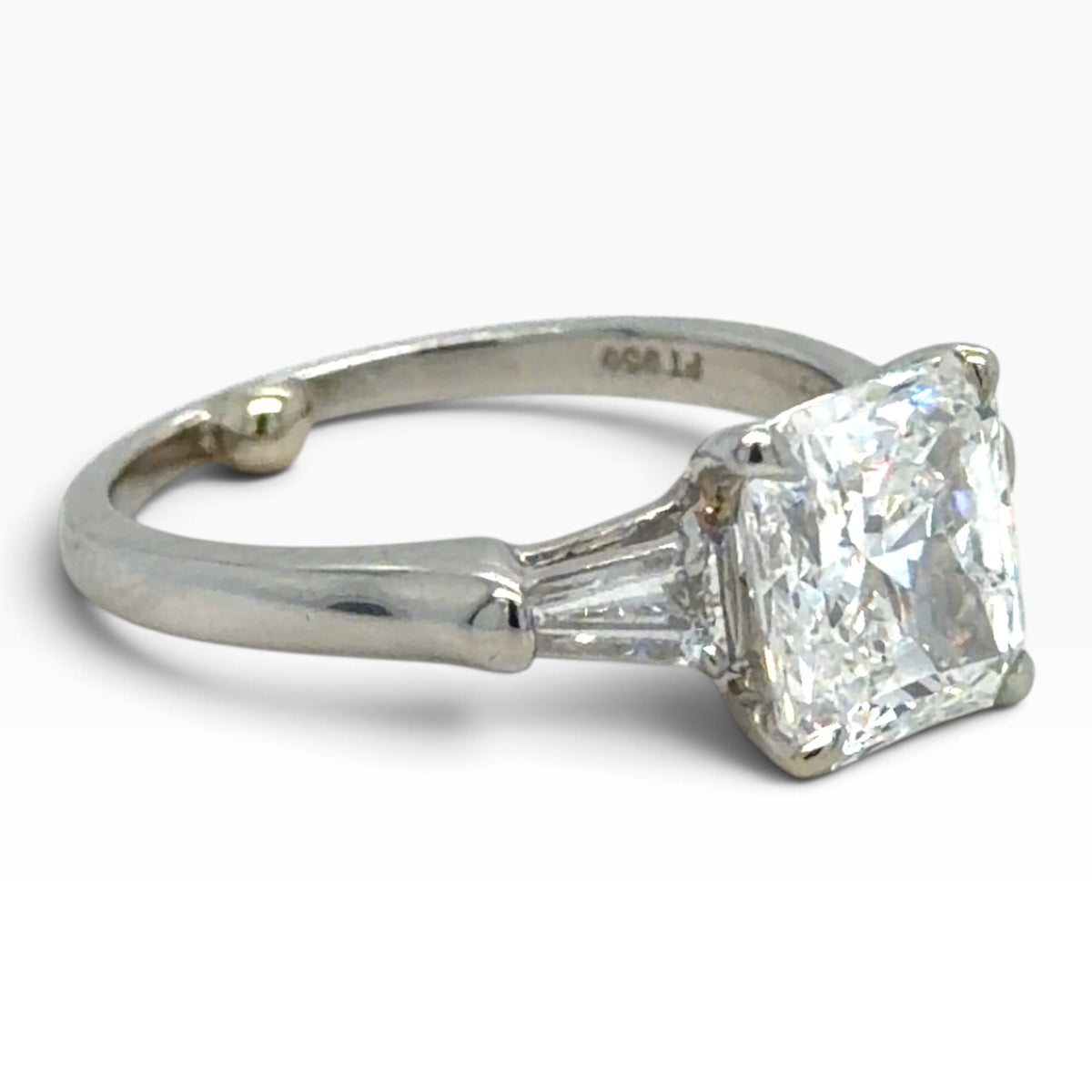 Vintage Harry Winston 2.14ct Radiant-Cut Diamond Ring GIA Certified DVS1