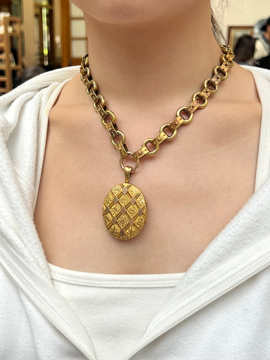 15ct Gold Victorian Necklace & Locket - Wildsmith Jewellery
