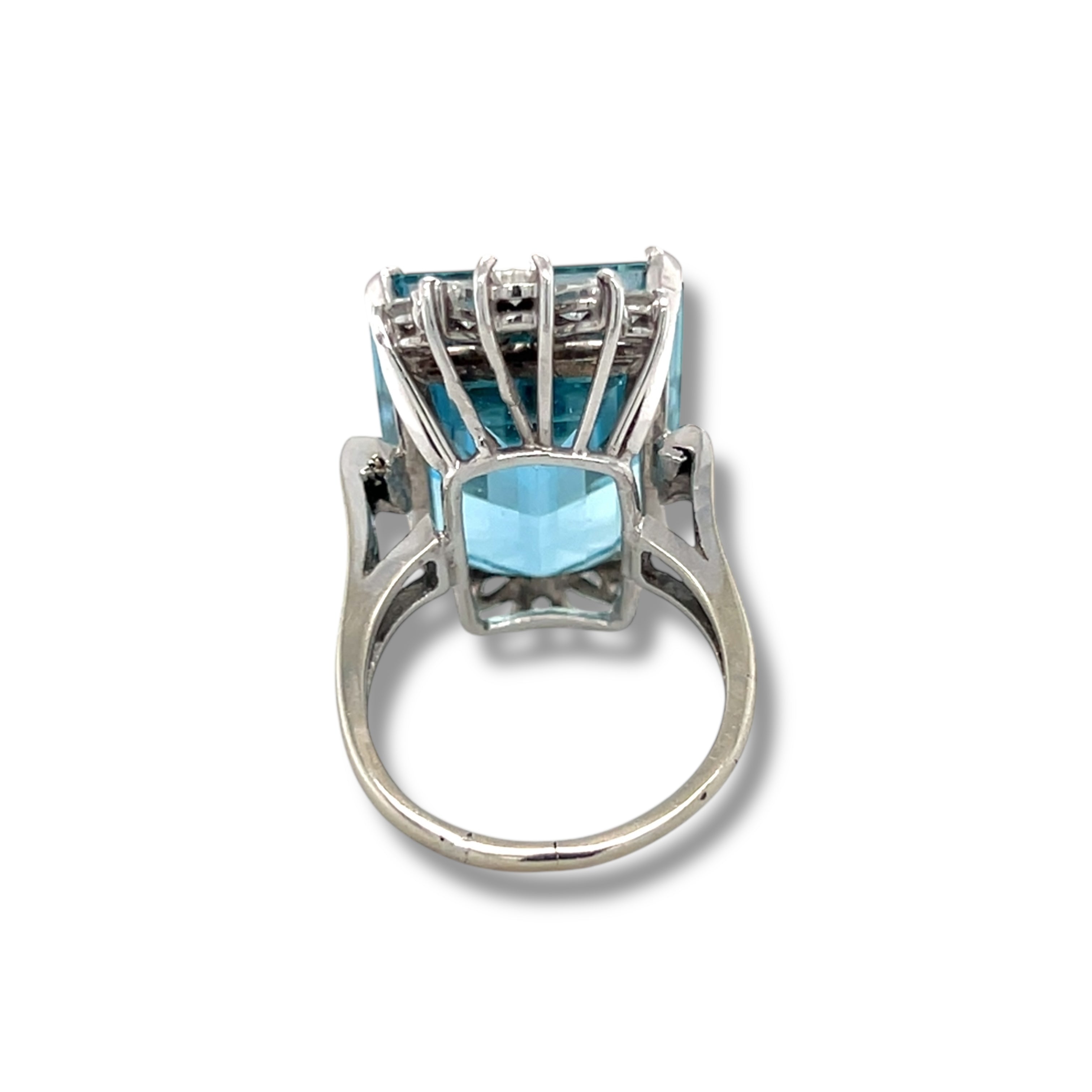 25.54ct Aquamarine and Diamond Ring - Wildsmith Jewellery