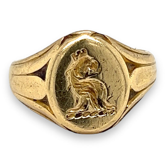 Victorian 18ct Navette Shaped Signet Ring with Crest Engraving - Wildsmith Jewellery Signet Ring