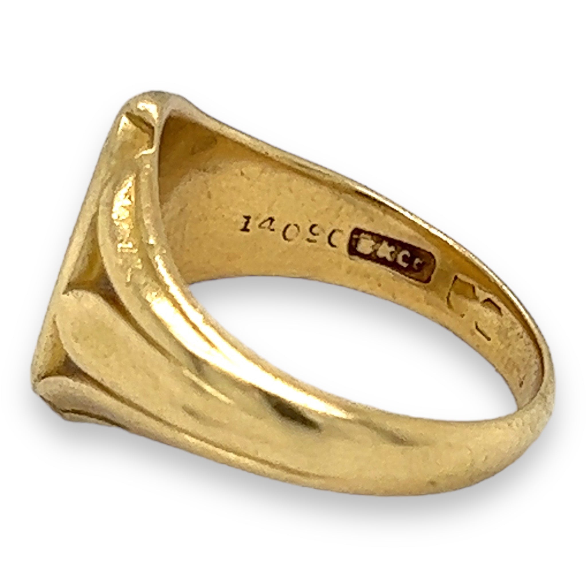 Victorian 18ct Navette Shaped Signet Ring with Crest Engraving - Wildsmith Jewellery Signet Ring
