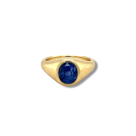 Royal Blue Ceylon Sapphire and 18ct Gold Ring