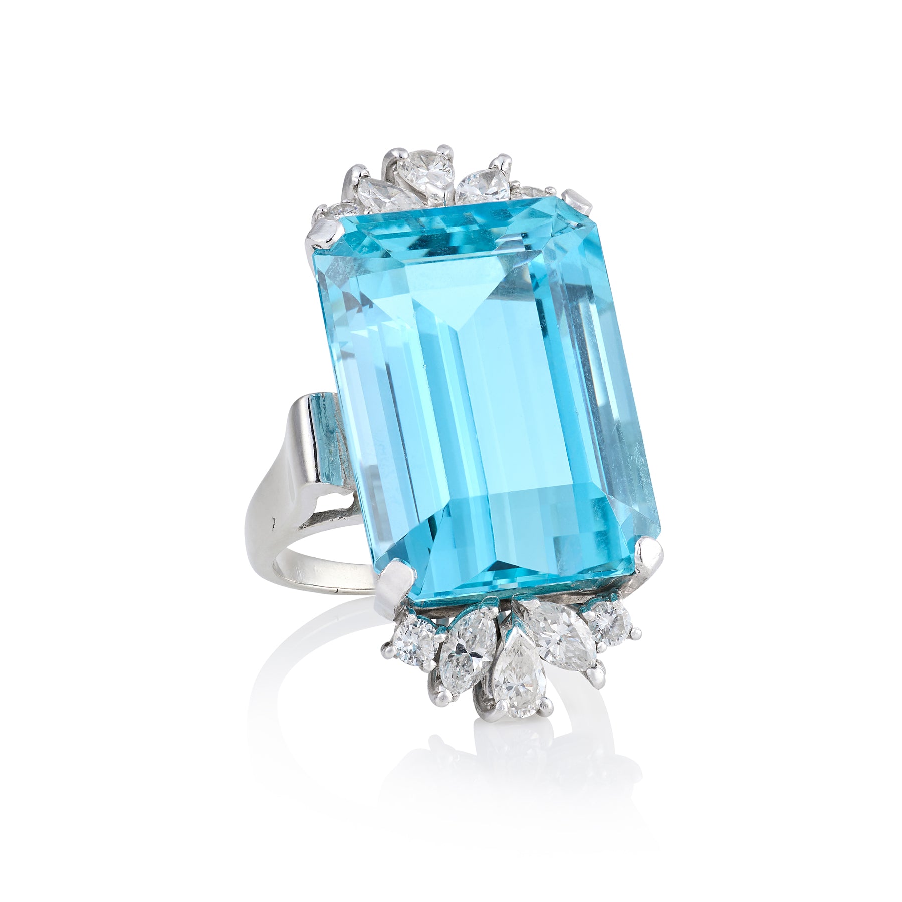 25.54ct Aquamarine and Diamond Ring