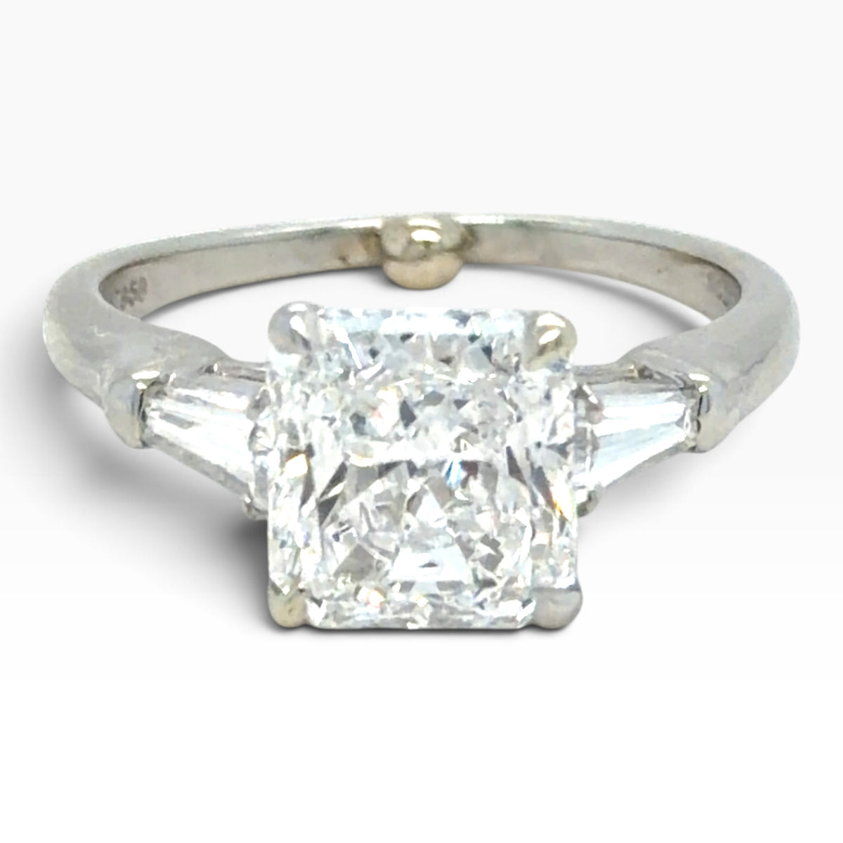 Vintage Harry Winston 2.14ct Radiant-Cut Diamond Ring GIA Certified DVS1
