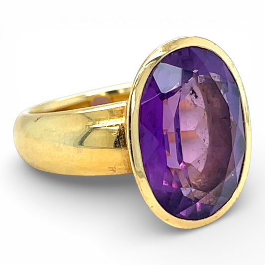 18ct Gold & Amethyst Ring