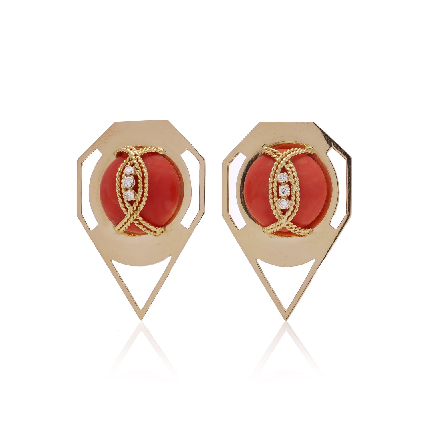 Boucles d'oreilles corail, diamant et or