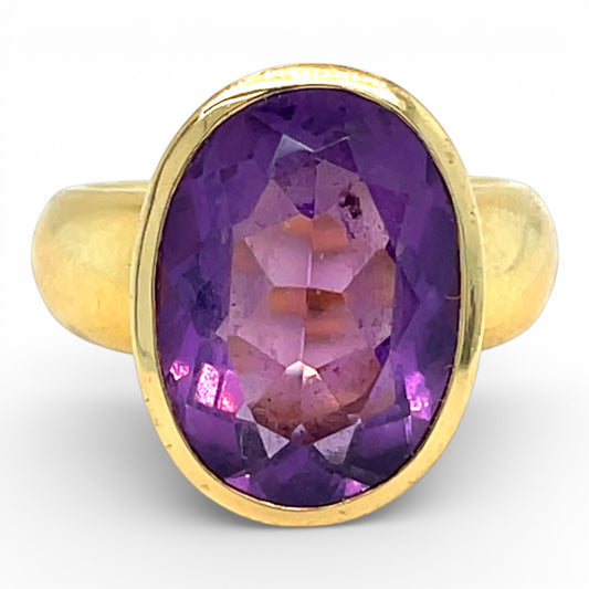 18ct Gold & Amethyst Ring