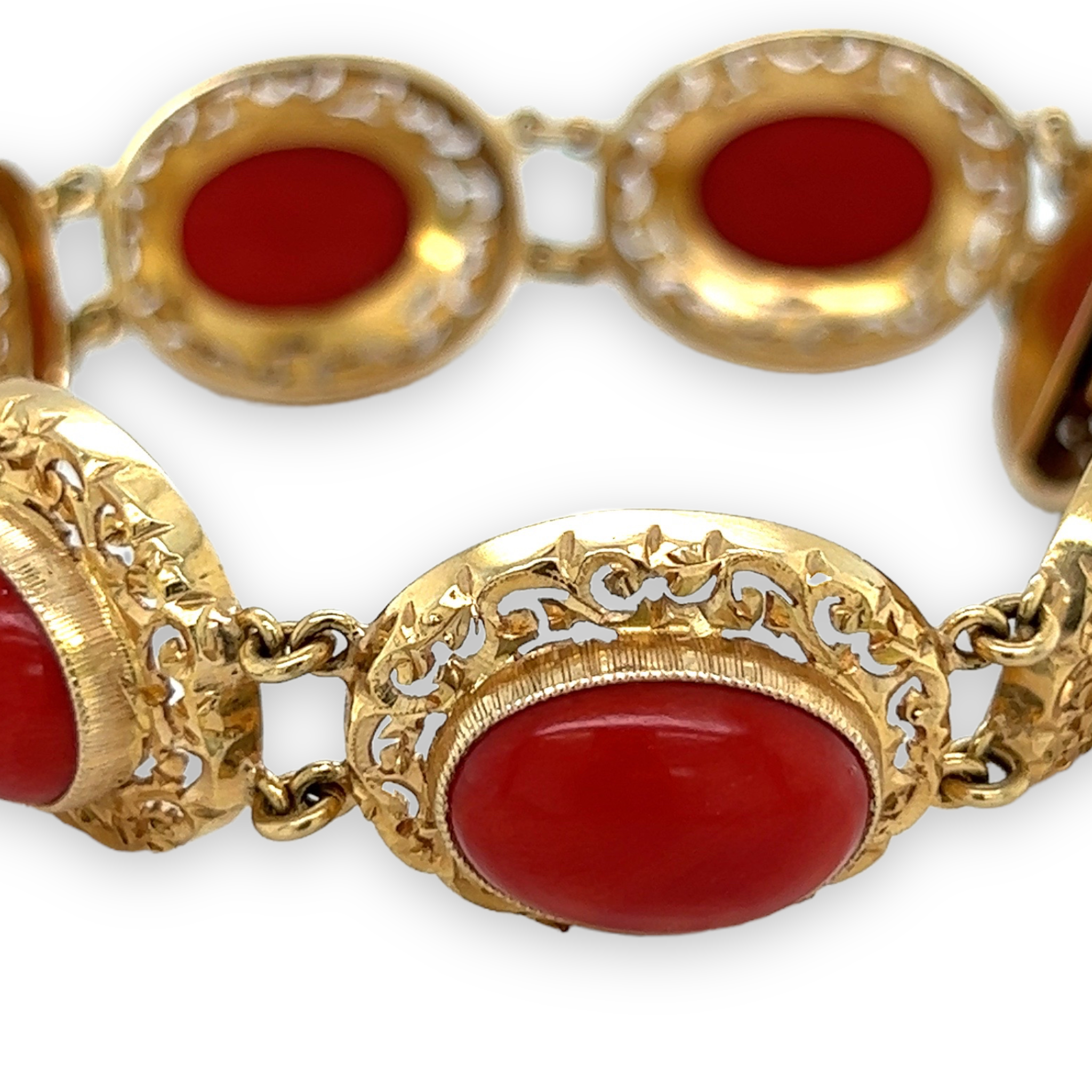 CORAL BRACELET ANTIQUE BIEDERMEIER 1840. Jewellery & Gemstones - Bracelets  - Auctionet
