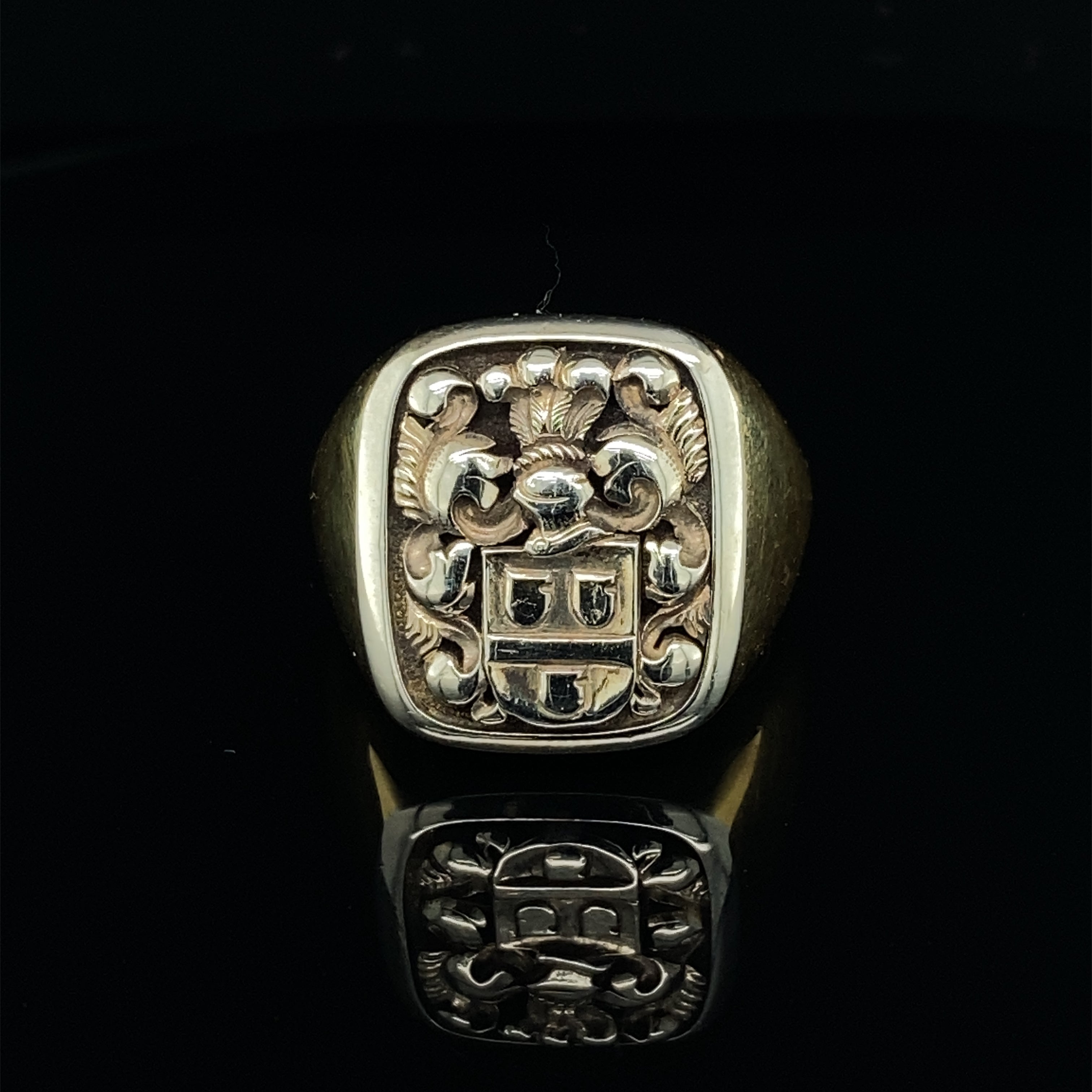 Vintage Signet Ring with Coat of Arms, 34.8g - Wildsmith Jewellery Rings