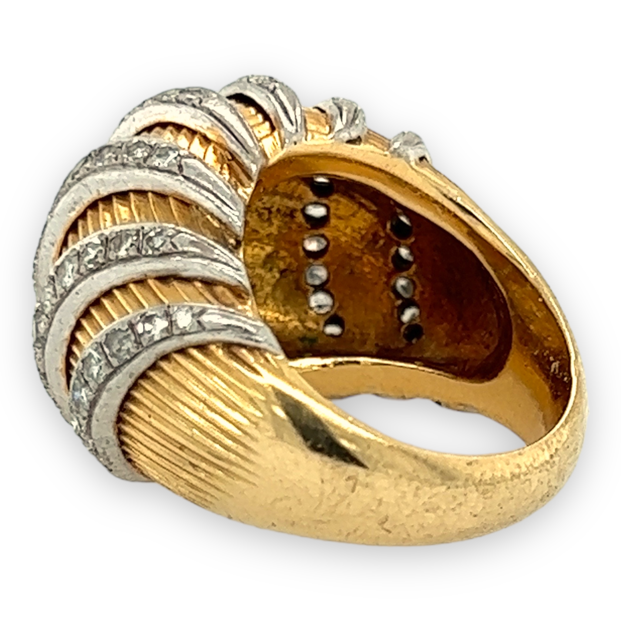 Medium Oval Signet Ring | In 18ct Yellow Gold | Garrard